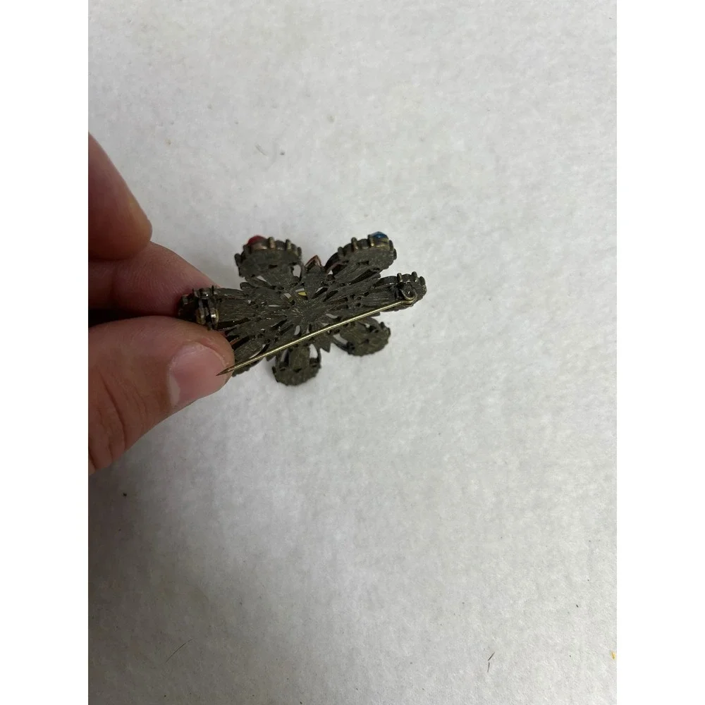 Unbranded intricate floral